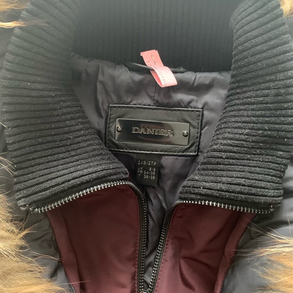 Down-filled Coat real Fur hood, Leather sleeves and accents - Picture 13 of 16